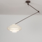 Foto 31710-3: Bruine pendellamp met XL zwenkarm gecombineerd met een beige kap, flexibel en stijlvol