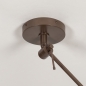 Foto 31710-6: Bruine pendellamp met XL zwenkarm gecombineerd met een beige kap, flexibel en stijlvol