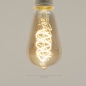 Foto 403-9: Vintage led lichtbron met amberkleurige uitstraling welke lijkt op een kooldraadlamp.