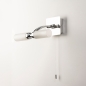 Foto 68732-35: Hübsche Wandleuchte / Badezimmerleuchte aus Chrom und Opalglas