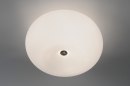 Foto 70596-2: Grote plafondlamp in tulbandvorm van wit glas.