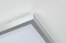 Foto 70672-5 detailfoto: Vierkante plafondlamp in aluminium en kunststof ook geschikt als badkamerlamp