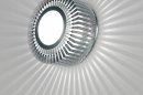 Foto 71381-10: Decken-/Wandleuchte aus Aluminium mit spektakulärem Lichteffekt