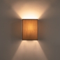 Foto 71805-7: Mooie, strakke wandlamp uitgevoerd met een taupe-kleurige kap in een rechthoekige vorm.