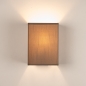 Foto 71805-8: Mooie, strakke wandlamp uitgevoerd met een taupe-kleurige kap in een rechthoekige vorm.
