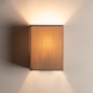 Foto 71805-9: Mooie, strakke wandlamp uitgevoerd met een taupe-kleurige kap in een rechthoekige vorm.
