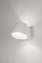 Foto 72433-1: Modern designte Wandleuchte aus weißer Keramik