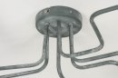 Foto 72879-8 detailfoto: Strakke, minimalistische fittinglamp voor aan het plafond uitgevoerd in een beton grijze kleur.