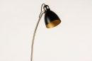 Foto 72960-14 schuinaanzicht: Trendy vloerlamp in de kleuren combi zwart, goud en messing.