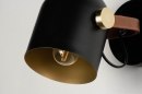 Foto 72978-5 schuinaanzicht: Wandlamp in zwart met goud en leren detail