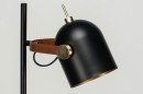 Foto 72980-8 detailfoto: Vloerlamp in zwart met goud en leren detail in cognac kleur