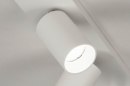 Foto 73232-10 detailfoto: Functionele, witte plafondspots met groots lichteffect in subtiele vormgeving.