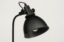 Foto 73287-7: Retro-Tischlampe in schwarzer Farbe, auch als Nachttischlampe oder Schreibtischlampe geeignet.
