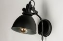 Foto 73288-4 schuinaanzicht: Retro wandlamp in mat zwarte kleur, geschikt voor led verlichting.