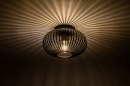 Foto 73295-1 onderaanzicht: Ronde Plafondlamp Zwart met spijlen van gietijzer voor sfeervolle Plafondverlichting