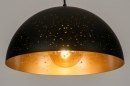 Foto 73313-3: Attraktive, schwarze Pendelleuchte mit goldenem Inneren und schönem Lichteffekt.