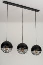 Foto 73402-7 schuinaanzicht: Hanglamp met drie zwarte bollen met draadlamp effect