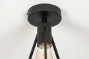 Foto 73418-10: Minimalistische plafondlamp in driehoekvorm uitgevoerd in een mat zwarte kleur , geschikt voor led.