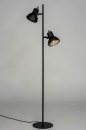 Foto 73425-1 schuinaanzicht: Stoere zwarte staande lamp met twee industriële kappen