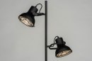Foto 73425-2 zijaanzicht: Stoere zwarte staande lamp met twee industriële kappen