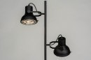 Foto 73425-3 zijaanzicht: Stoere zwarte staande lamp met twee industriële kappen