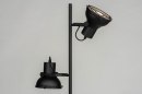 Foto 73425-4 zijaanzicht: Stoere zwarte staande lamp met twee industriële kappen