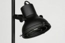 Foto 73425-9 detailfoto: Stoere zwarte staande lamp met twee industriële kappen