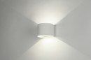 Foto 73478-10: Strakke en veelzijdige led-wandlamp, uitgevoerd in mat wit, voor zowel binnen- als buitengebruik.