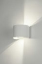 Foto 73478-9: Strakke en veelzijdige led-wandlamp, uitgevoerd in mat wit, voor zowel binnen- als buitengebruik.