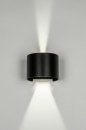 Foto 73479-4: Strakke en veelzijdige led-wandlamp, uitgevoerd in mat zwart, voor zowel binnen- als buitengebruik. 