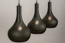 Foto 73605-6 anders: Zwarte hanglamp met drie kappen van metaal in soft industrial stijl