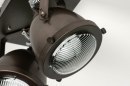 Foto 73652-7: Stoere, plafondlamp / wandlamp voorzien van twee spots uitgevoerd in de kleur bruin / zwart.