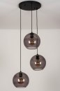 Foto 73663-5 schuinaanzicht: Moderne, trendy hanglamp voorzien van drie retro bollen in rookglas. 