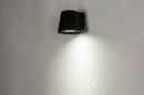 Foto 73744-1 schuinaanzicht: Goedkope buitenlamp in mat zwarte kleur voorzien van hoge IP54 waarde.