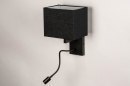 Foto 73755-7 schuinaanzicht: Slaapkamer wandlamp bedlamp in het zwart met zwarte kap en flexibele leesarm