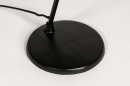 Foto 73805-7 detailfoto: Moderne praktische vloerlamp / leeslamp uitgevoerd in een mat zwarte kleur.