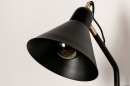 Foto 73811-6 detailfoto: Moderne, zwarte wandlamp voorzien met messingkleurige details, geschikt voor led.