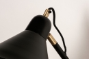 Foto 73811-7 detailfoto: Moderne, zwarte wandlamp voorzien met messingkleurige details, geschikt voor led.