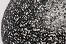 Foto 73941-5: Deckenleuchte aus schwarzem Metall mit perforiertem Lampenschirm