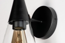 Foto 73976-8 detailfoto: Hippe, mat zwarte wandlamp voorzien van helder glas, geschikt voor led.