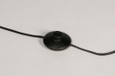 Foto 74080-7: Sfeervolle vloerlamp voorzien van een taupekleurige fluwelen kap, geschikt voor led verlichting.
