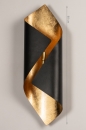Foto 74146-2: Große, geschwungene Wandleuchte in Schwarz und Gold, geeignet für LED-Beleuchtung.
