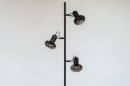 Foto 74249-4 zijaanzicht: Zwarte staande lamp met drie kappen van smoke glass