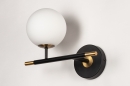 Foto 74257-5: Hotel chique zwarte wandlamp met gouden details en witte bol van glas