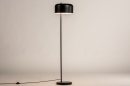 Foto 74349-2 schuinaanzicht: Zwarte vloerlamp in retrostijl met zwarte lampenkap en strijkijzersnoer