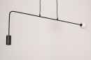 Foto 74378-10: Zwarte design hanglamp met bol van wit glas