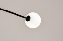 Foto 74378-13: Zwarte design hanglamp met bol van wit glas
