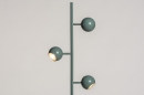 Foto 74446-14: Moderne Stehleuchte in einer grünen Farbe (meergrün / grau-grün) und mit trendigen goldfarbenen Details.