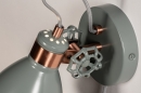 Foto 74460-7 detailfoto: Grijze wandlamp in retro stijl met details in koper en extra lang snoer 
