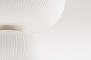 Foto 74509-6: Deckenleuchte aus geripptem weißem Opalglas in Japandi Stil
